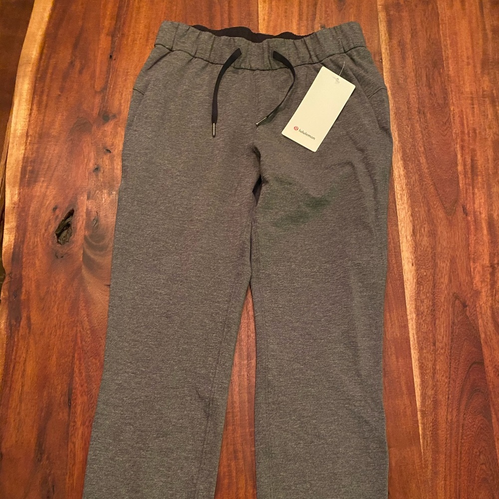BRAND NEW WT lululemon on the fly size 4 pants